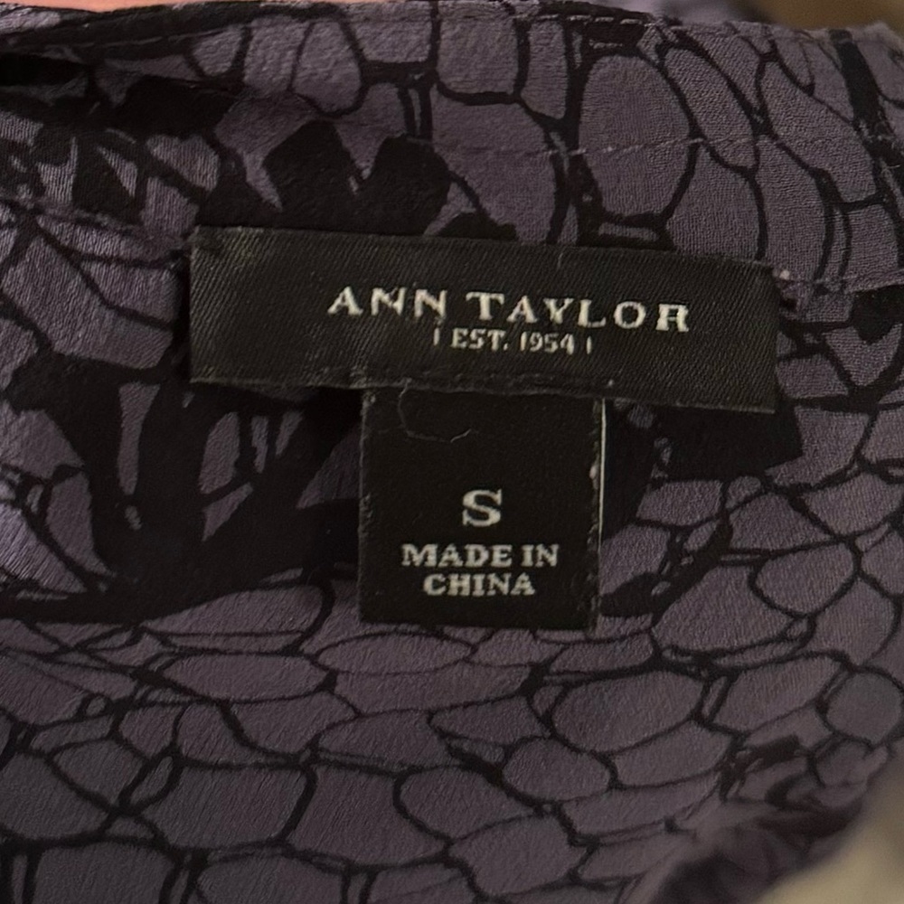 Ann Taylor Blouse - Picture 3 of 6